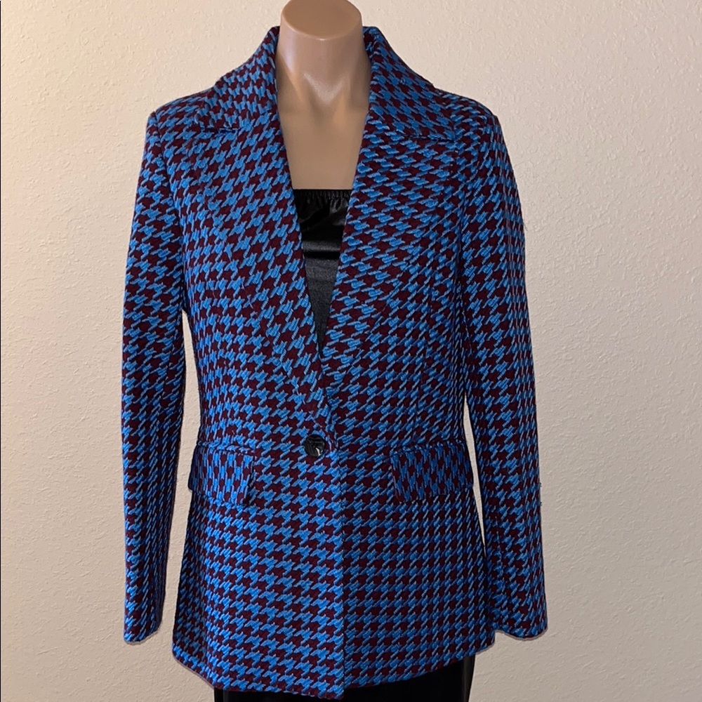 Stylish Blue and Burgundy Tweed Houndstooth Women's Blazer